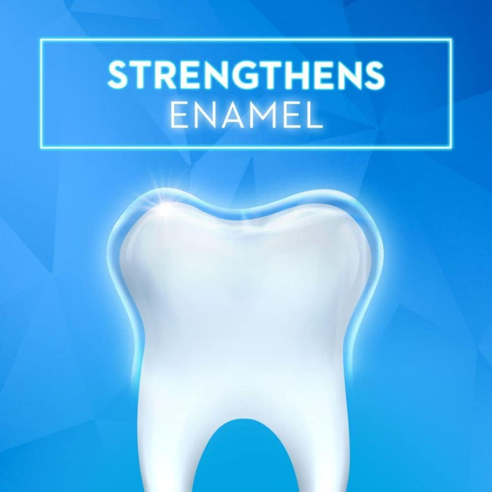 Crest, 3D White Whitening Therapy Deep Clean Toothpaste Invigorating Oz 79353, Mint, Charcoal, 4.1 Ounce