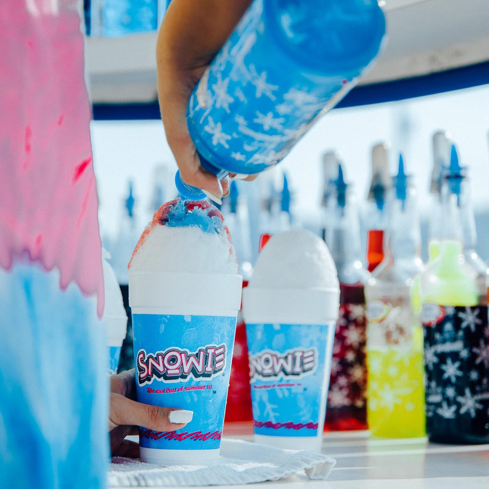 Snowie Shaved Ice Snow Cone Flavor Concentrate- Pint - Blue Cotton Candy