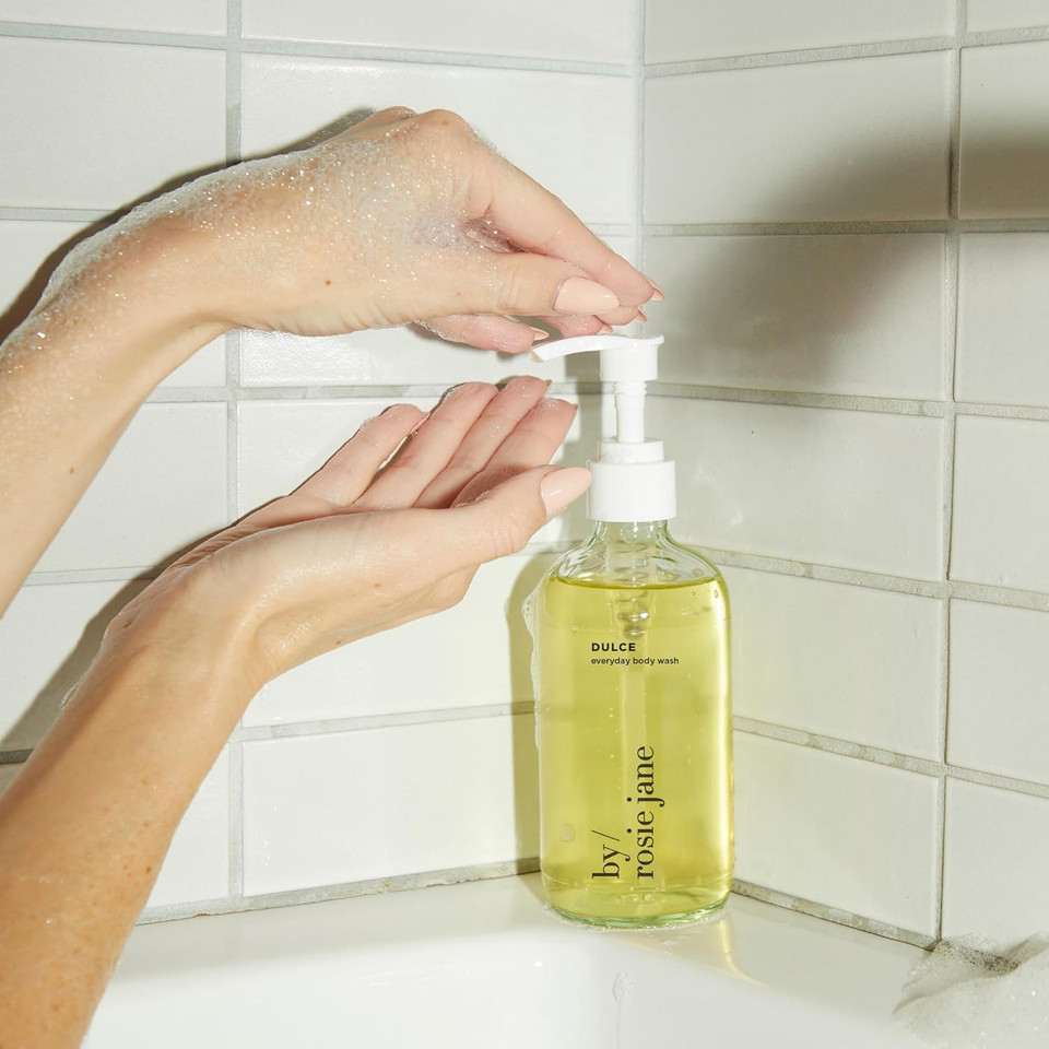 By Rosie Jane Everyday Body Wash (Rosie) - Hydrating Body Wash Made With Organic White Tea Extract & Cocoa Extract - Repairs Skin Elasticity & Collagen - Vegan & Non-Toxic (8 Fl Oz)