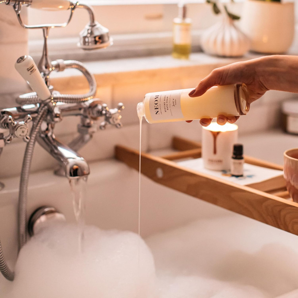 Neom- Lavender, Jasmine & Rosewood Bath Foam, 6.76 Fl Oz | Real Luxury Range | Coconut & Almond Oil | Scent To De-Stress | Vegan & Cruelty Free