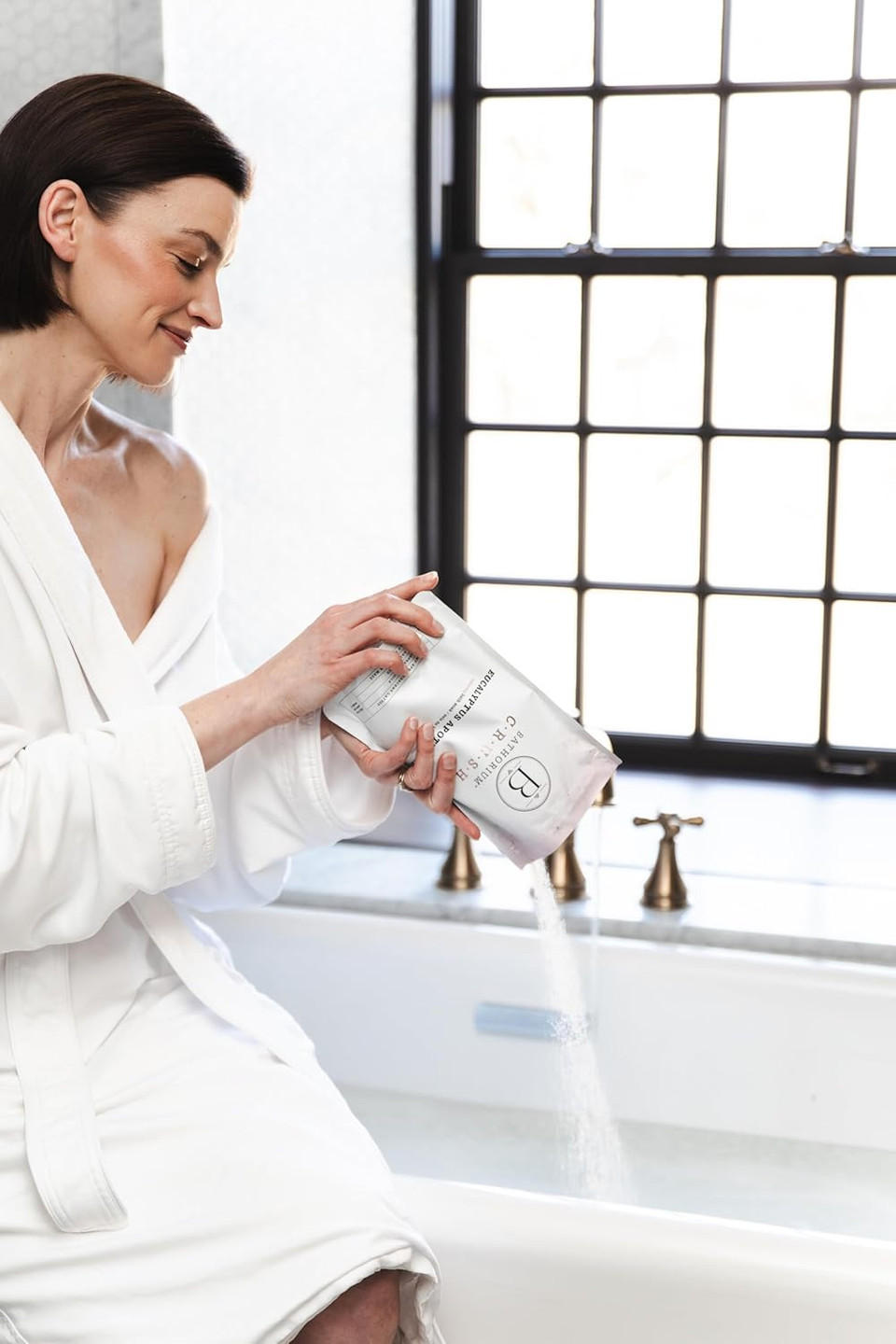 Bathorium Ancient Oat Hydration Crush, Mineral Sea Salt Bath Soak, Skin-Soothing Colloidal Oats, Light Floral Fragrance, Ph-Balanced, Approximately 5 Soaks, 21 Oz