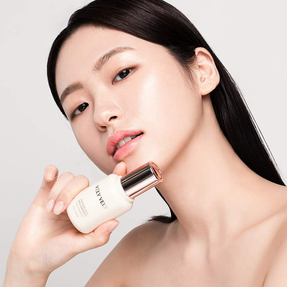 Vely Vely Protein Silk Skin Ampoule  Glowing Hydration Moisturising Hypo-Allergenic Supple Water Glow Skin Silkworm Cocoon Extract Amino Acid Complex Floral Scent (1.18 Fl.Oz. / 35Ml)