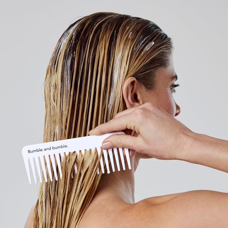 Bumble And Bumble. Hairdresser'S Invisible Oil Hydrating Conditioner | Hydrating, Anti Frizz, Shine, Color Safe | Curly, Wavy, Straight | With Argan, Grapeseed + Coconut Oil