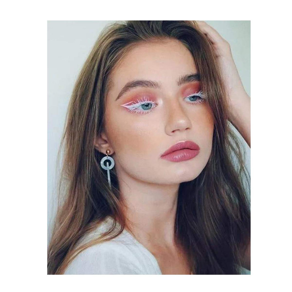 Maydear White Mascara  Volumizing, Curling & Lengthening Mascara For Intense Definition & Long-Lasting Smudge-Proof Wear  Perfect For Party & Stage Makeup Maydear White Mascara  Volumizing, Curling & Lengthening Mascara For Intense Definition & Long-Lasting Smudge-Proof Wear  Perfect For Party & Stage Makeup