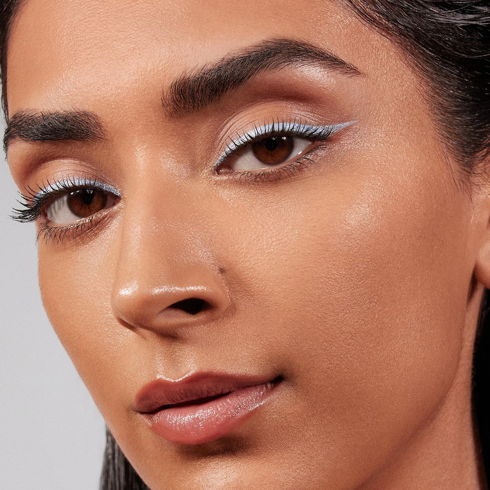 Morphe Lightform Dewy Foundation - Extended Hydration Foundation Makeup With A Lasting, Natural Radiant Finish - Long-Wearing Formula With Buildable, Medium Coverage - Tan 19C (1.01 Fl Oz)