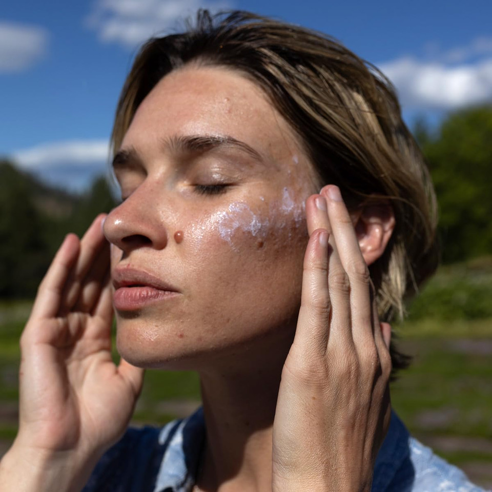 Evanhealy Sheer Mineral Sunscreen | Broad Spectrum Spf 30 | Non-Nano Zinc Oxide, No White Cast, Reef Friendly, Lightweight, Non-Greasy, Fragrance Free, Gluten Free, Vegan