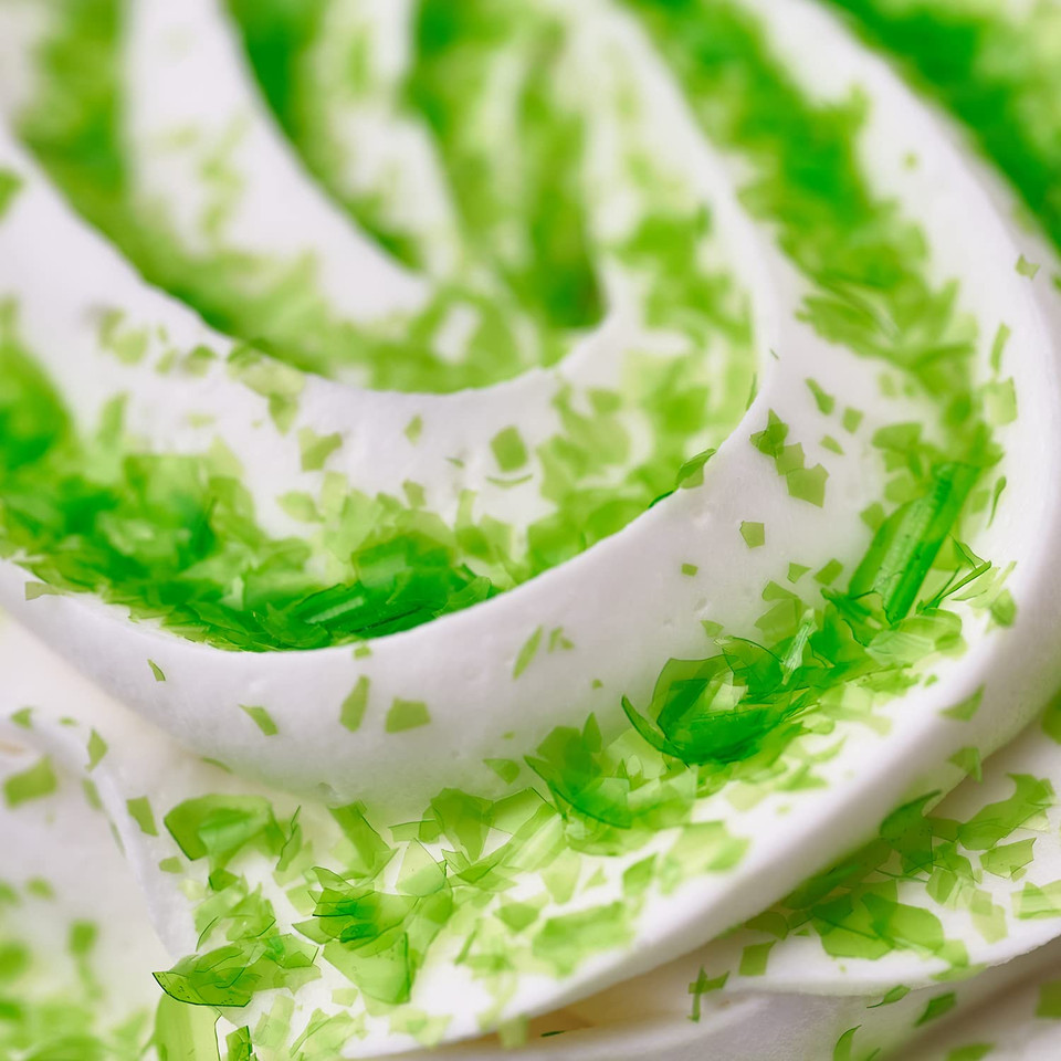 Bakell Edible Glitter Flakes | Vegan Metallic Gold Edible Shimmer Flakes | Kosher Certified | Halal Certified | 100% Edible & Food Grade | Cakes, Cupcakes, Decoration (Metallic Gold, 50G)