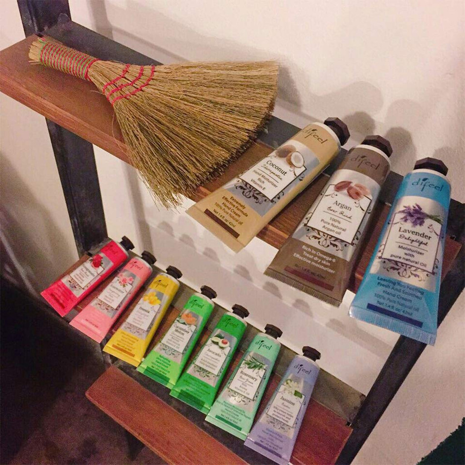 Difeel Intensive Moisturizing Hand Cream - Baby Powder 1.4 Ounce