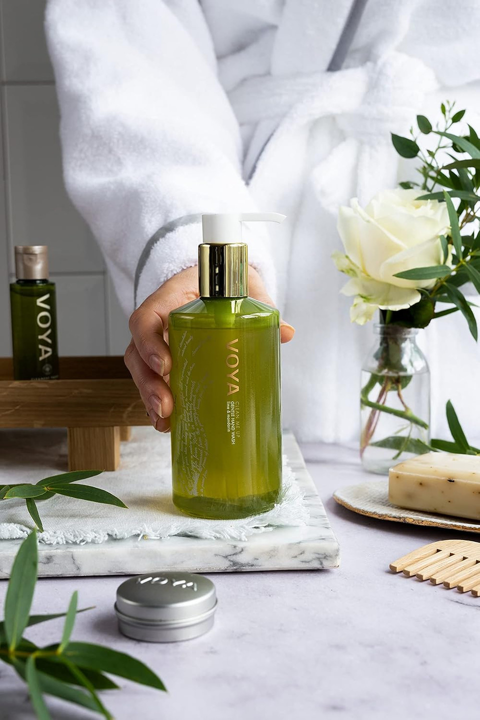 Voya Clean Me Up Gentle Hand Wash, Certified Organic, Natural Hand Wash, Lime And Mandarin Scent, 300Ml