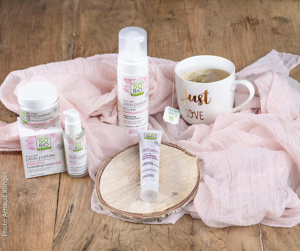 So'Bio Étic | Anti-Fatigue Smoothing Eye Contour | Organic Eye Cream For Brightening & Plumping Under Eye Bags, Dark Circles, Wrinkles & Anti-Aging | 0.51 Fl Oz