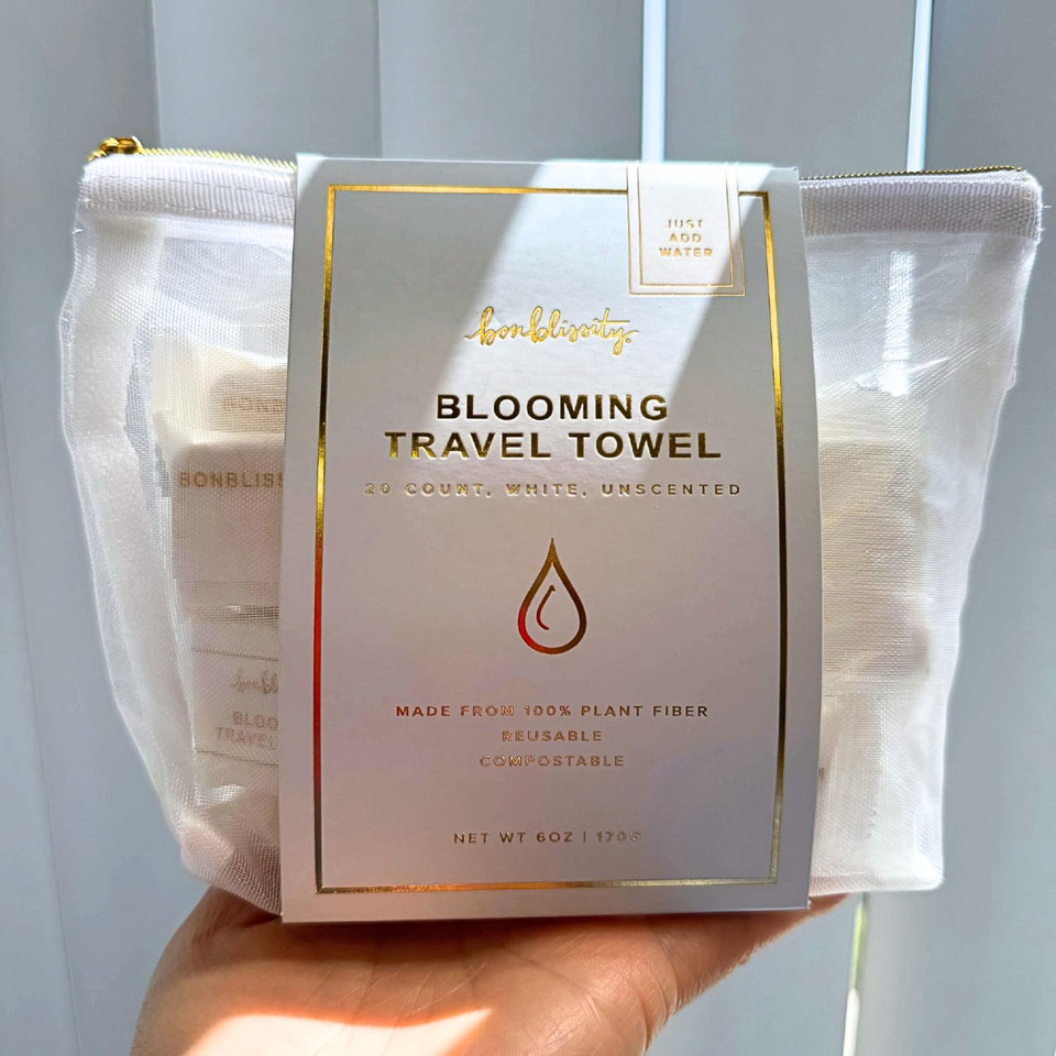 Compressed Face Towels, 20 Pcs - 11.8 X 9.4" Compressed Towel Tablets For Travel, Reusable Portable Compact, Expandable Water-Activated Hand Washcloths, Mini Travel Essentials For Women