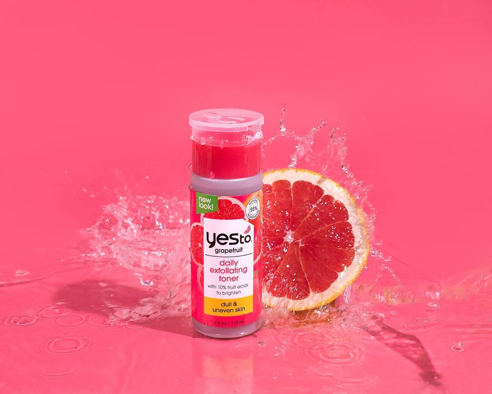 Yes To Grapefruit Daily Exfoliating Toner, Brightening Formula To Retexturize & Brighten Your Skin, With Ahas, Bhas, Vitamin C, & Antioxidants, Natural, Vegan & Cruelty Free, 4 Fl Oz
