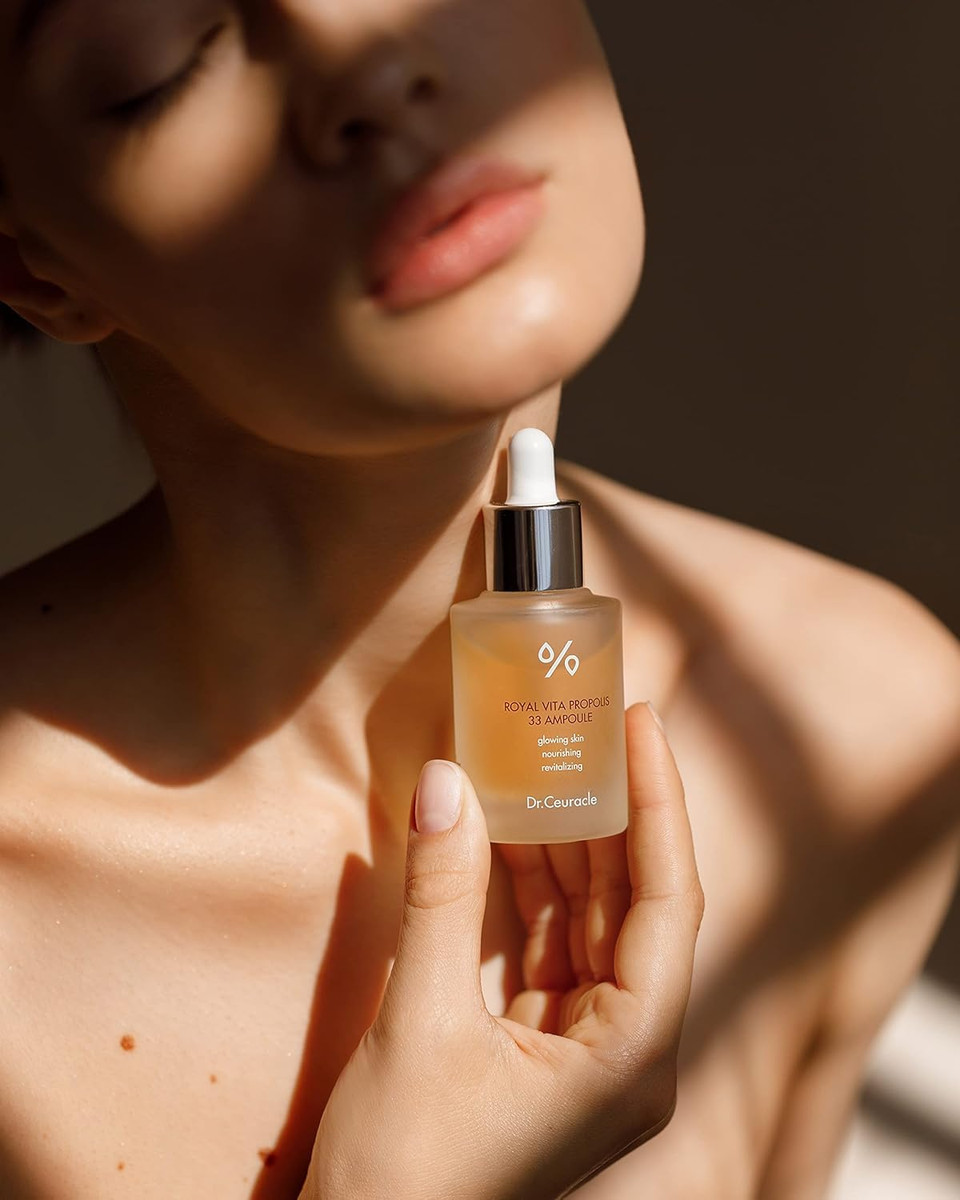 Dr.Ceuracle Royal Vita Propolis 33 Ampoule - Korean Ultimate Glow And Nourish Vitamin Serum For Radiant Skin, Formulated With Propolis And Royal Jelly Extract (30 Ml / 1.01 Fl. Oz.)