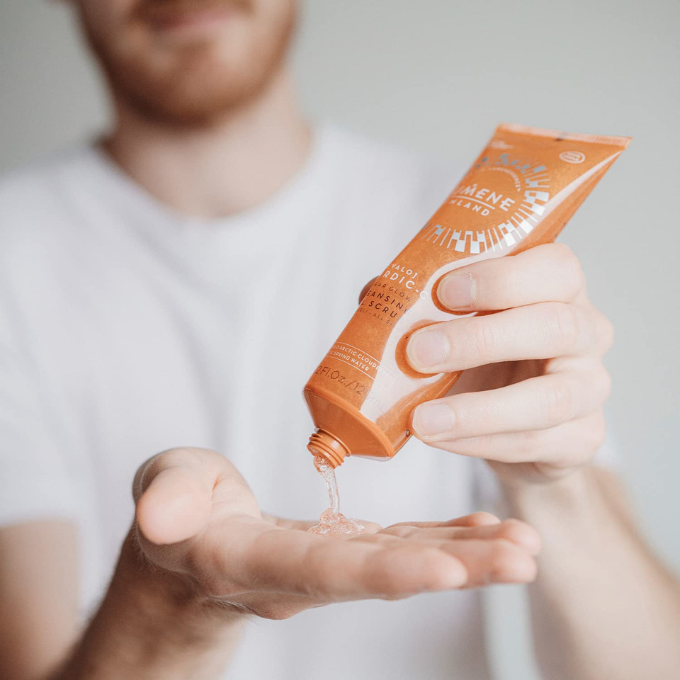 Lumene [Valo] Nordic-C Clear Glow Cleansing Gel Scrub - Exfoliating Face Scrub With Vitamin C + Biodegradeable Beads - Radiance-Boosting Facial Cleanser For Women + Men - 100% Vegan Skincare (125Ml)