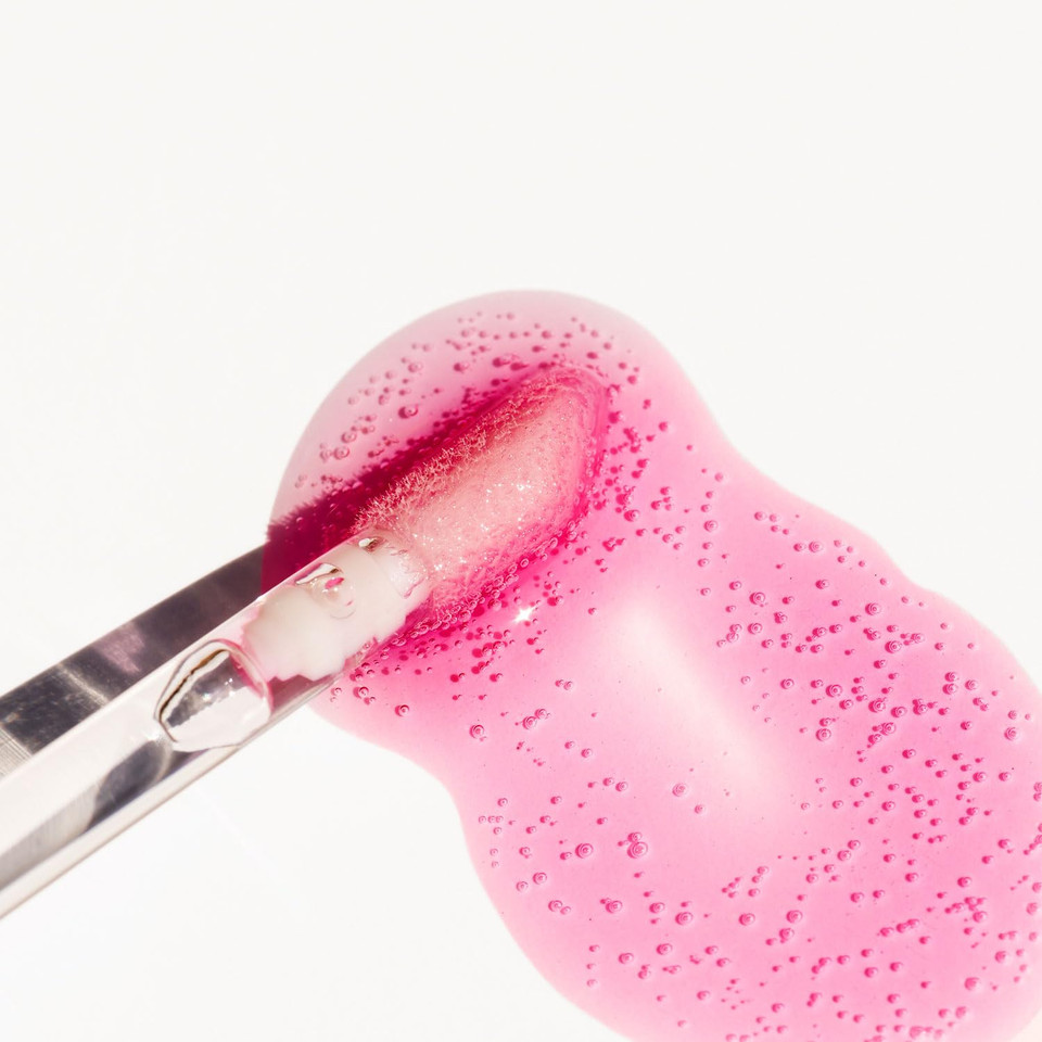 Oil Slick In Vanilla Whip, Nourishing & Hydrating Lip Oil Infused With Vitamin E, Vitamin B, Almond Oil And Jojoba Oil, For A Non-Sticky & Glossy Finish