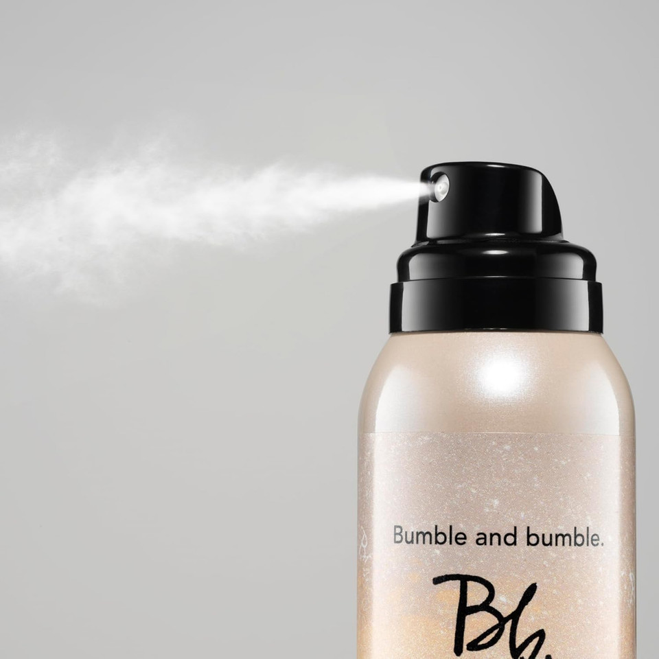 Bumble And Bumble. Prêt-À-Powder Très Invisible Volumizing Dry Shampoo | Volumizing, Dry-Cleansing, Uv Protective + Absorbs Oil | Curly, Wavy, Straight