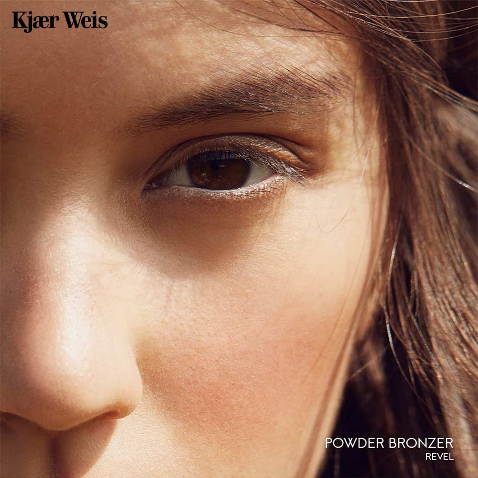 Kjaer Weis Bronzer Powder Makeup. Matte Warm Terracotta Contour Makeup For Natural-Looking Tan Face Makeup. Contour Powder With Certified-Organic Ingredients. Cruelty Free Clean Makeup - Revel