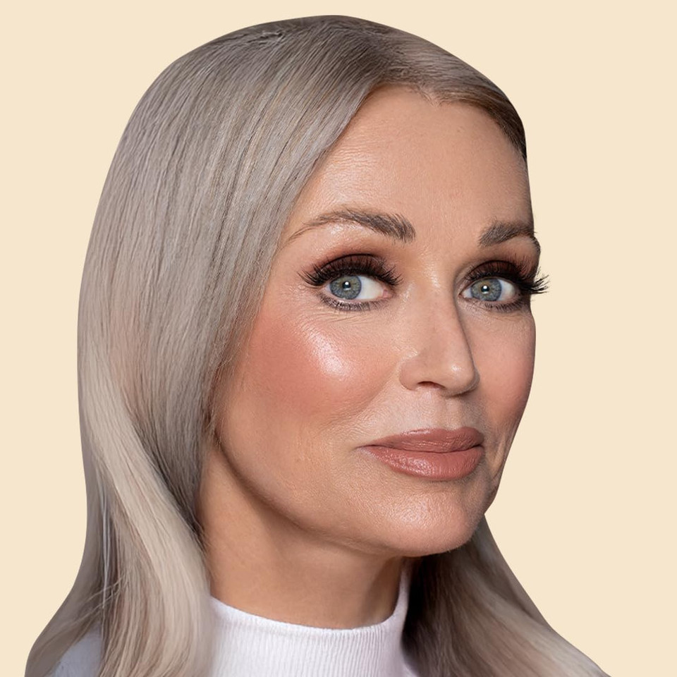 L.A. Girl Tinted Foundation, Beige Glm755