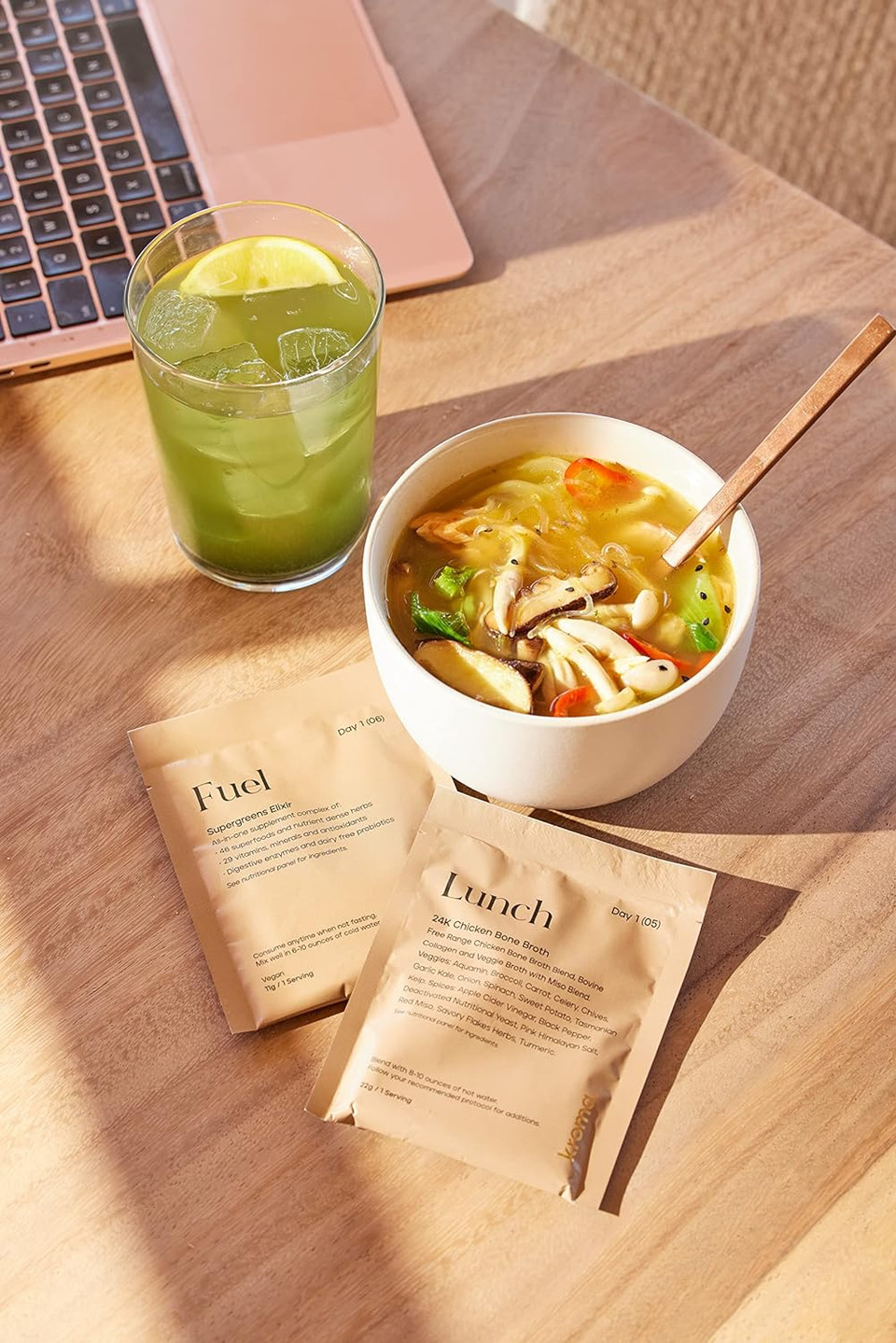 Kroma 24K Chicken Bone Broth, Dairy & Gluten Free Powder Mix With Collagen, Protein, Turmeric, & Ginger. Promotes Gut Health & Healthy Skin, Hair & Nails - 7 Packets