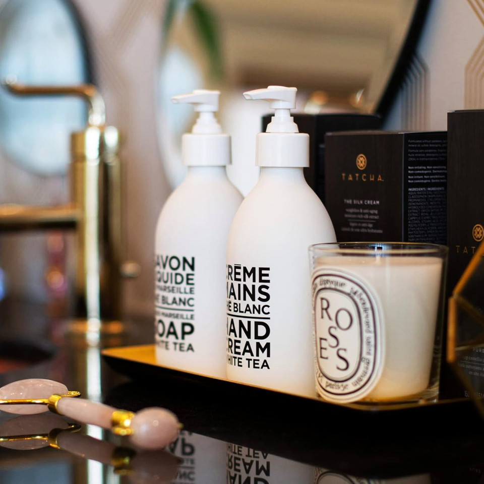 Compagnie De Provence Savon De Marseille Liquid Soap - White Tea - 10 Fl Oz Glass Pump Bottle