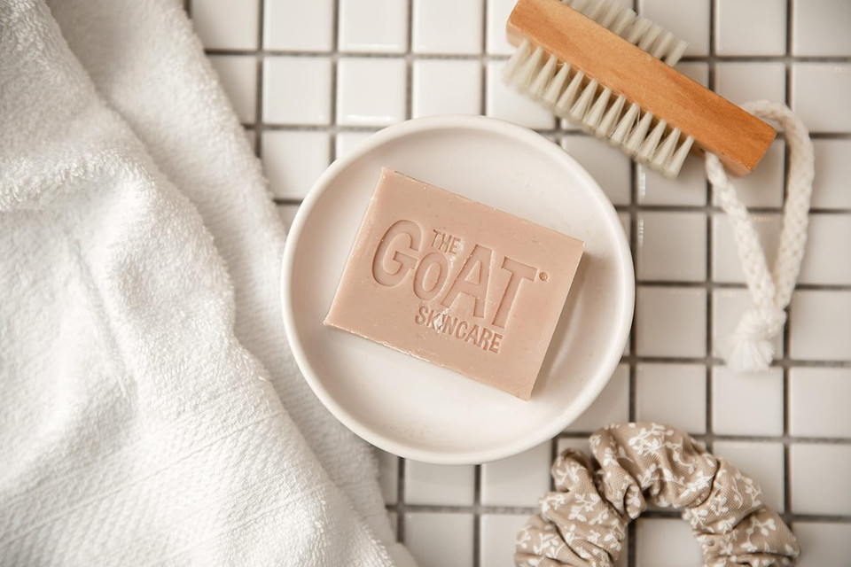 The Goat Skincare - Pure Goat'S Milk Soap Bar With Chamomile Extract, Suitable For Dry, Itchy And Sensitive Skin, Paraben Free And No Artificial Colours 100G