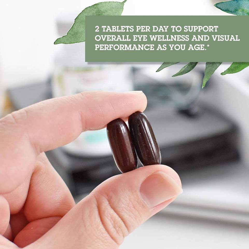 Quantum Health Macula 30+ Eye Care Supplement Promotes Macular & Retinal Health As You Age With Lutein Zeaxanthin Omega-3 Vitamins C & E Daily Nutrition For Women & Men - 60 Softgels60 Count (Pack Of 1)