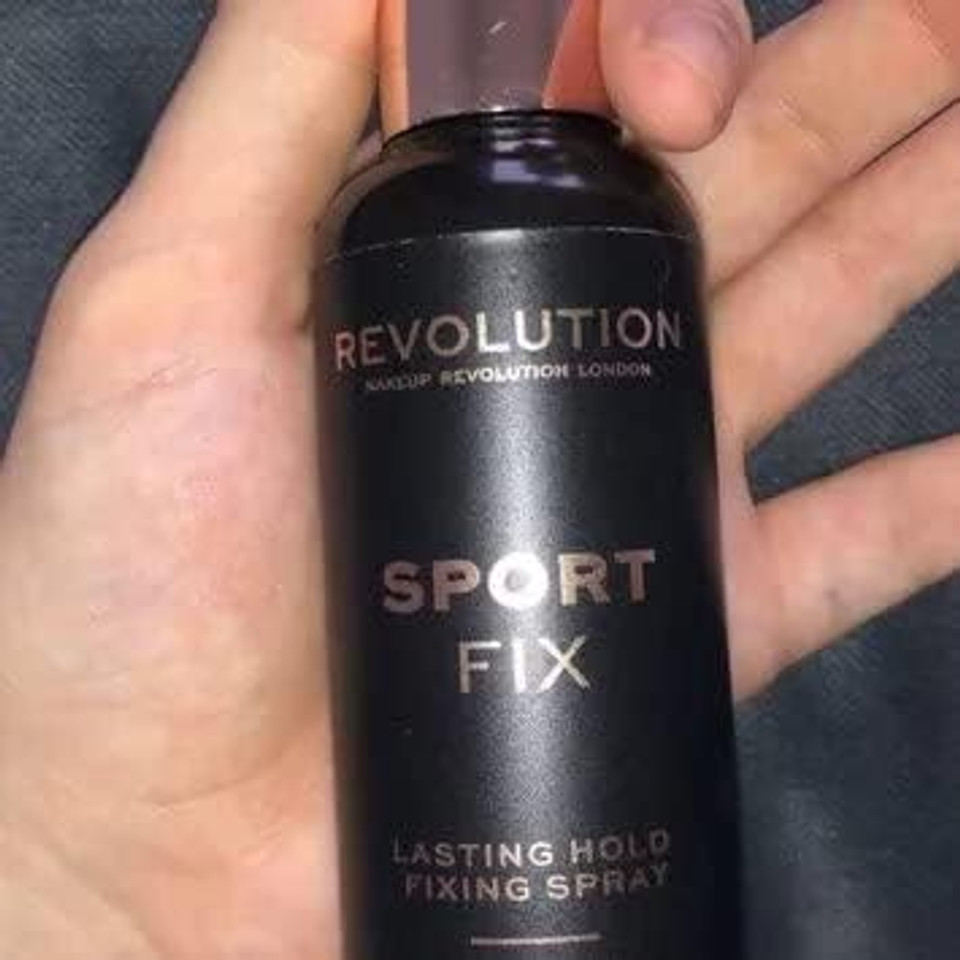 Makeup Revolution Sport Fix, Long Lasting Matte Fixing Face Spray For All Day Wear, 100Ml (Packaging May Vary) Makeup Revolution Sport Fix, Long Lasting Matte Fixing Face Spray For All Day Wear, 100Ml (Packaging May Vary)