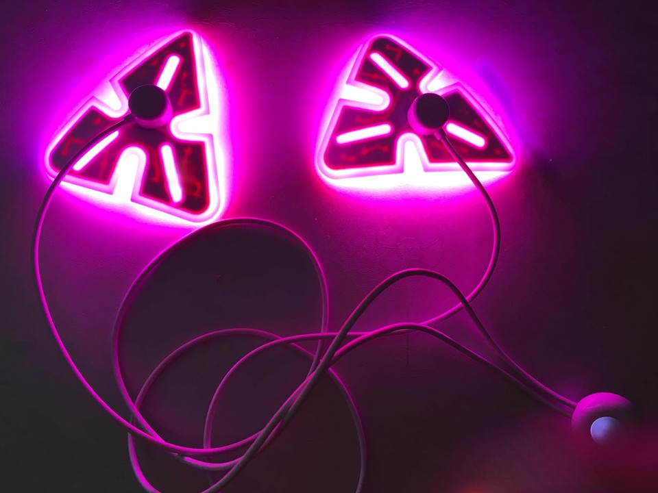 Lustreã¢Â® Clearskin 3Xpress Beauty Patches - Triangle-Shaped | Targeted Area For Blemish Prone Skin | Red & Blue Light Therapy Beauty Patches For Face & Body Lustreã¢Â® Clearskin 3Xpress Beauty Patches - Triangle-Shaped | Targeted Area For Blemish Prone Skin | Red & Blue Light Therapy Beauty Patches For Face & Body