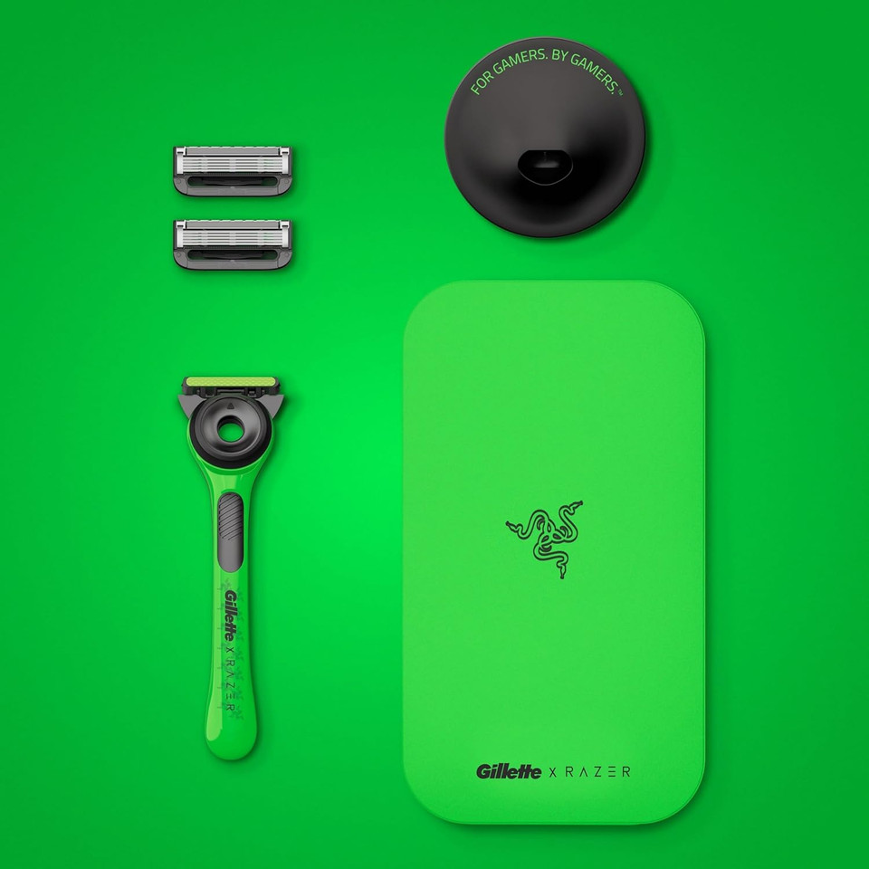 Gillette Labs Exfoliating Razor Razer Limited Edition, 5 Blade Refills, Travel Case
Color: Green 5 Count