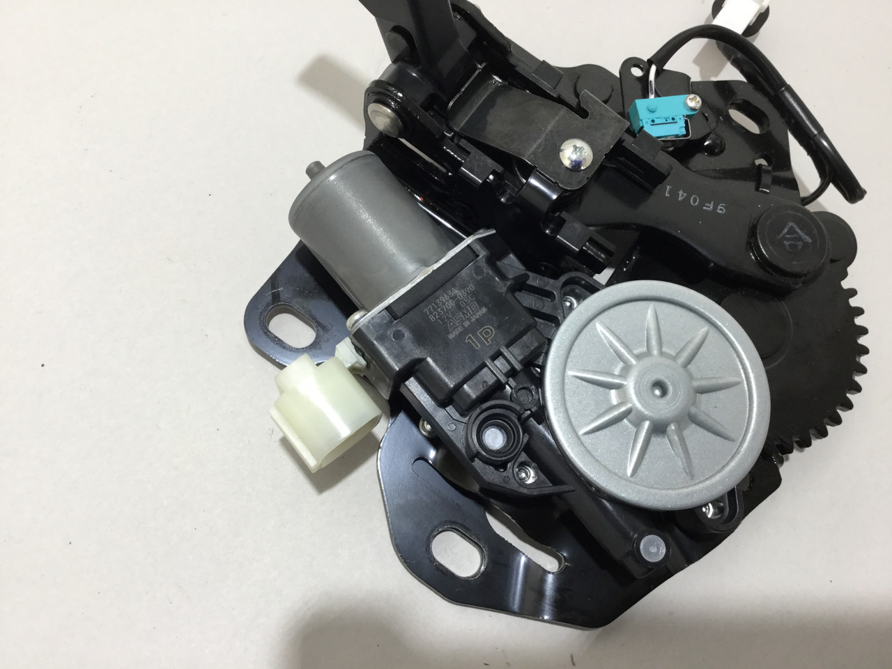 2017-2019 Mazda Mx5 Miata RF Fastback Roof Locking Motor w/ Latch