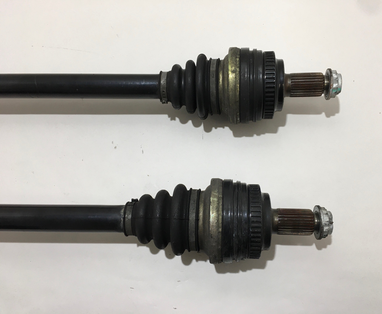 2003-2005 E85 BMW Z4 Axles Halfshaft Assemblies / Pair / Automatic
