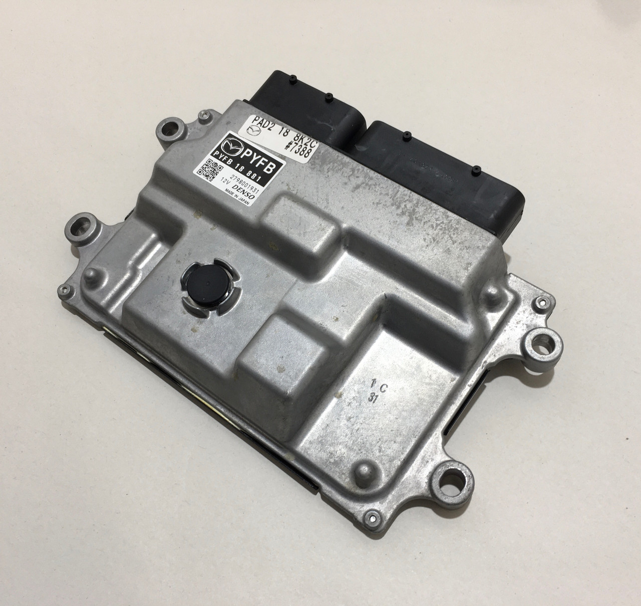2019 Mazda Mx5 Miata Engine Control Unit ECU / PYFB 18 881 / OEM