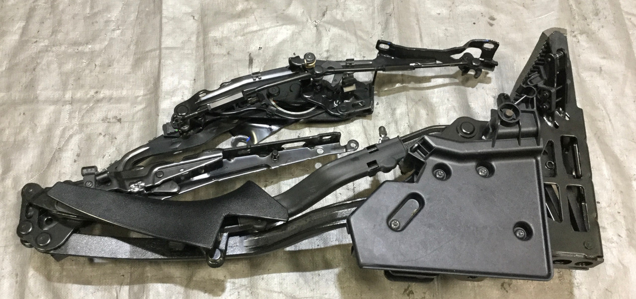 2009-2016 BMW E89 Z4 Driver Side Convertible Top Hinge / Bracket / Assembly / Z4901