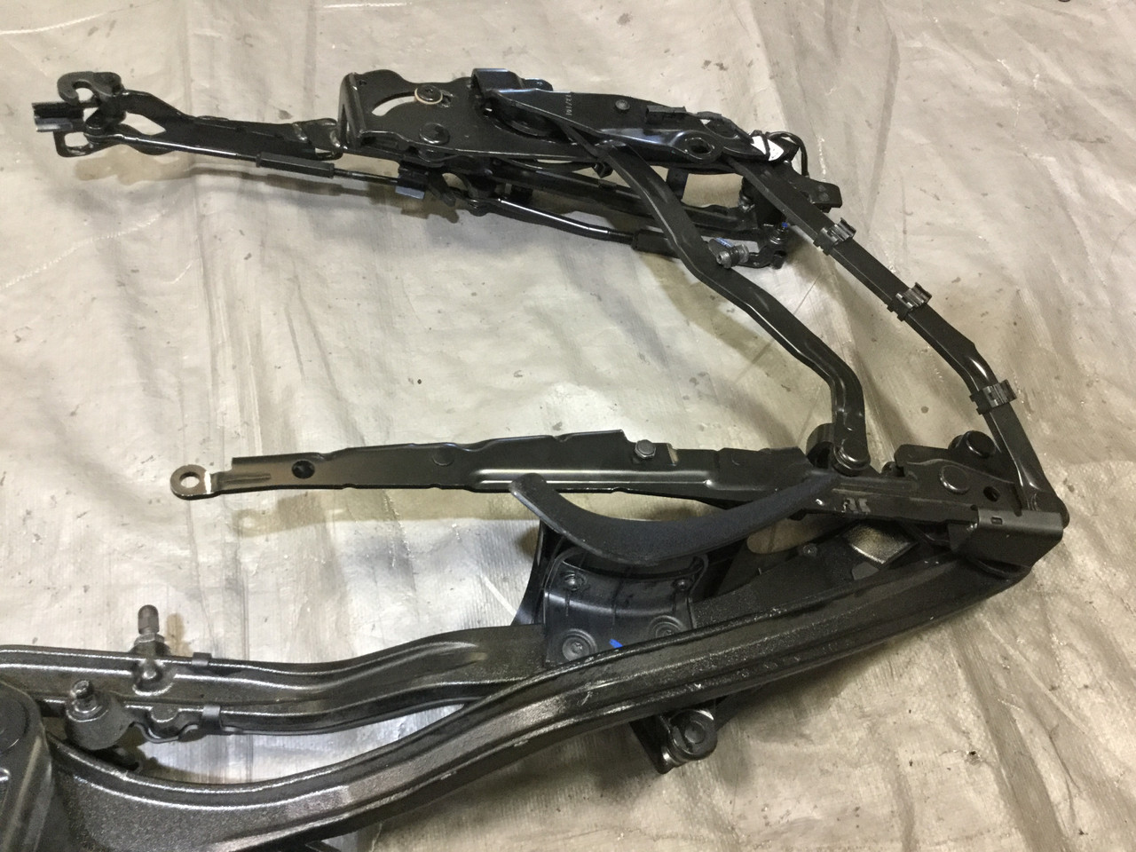 2009-2016 BMW E89 Z4 Driver Side Convertible Top Hinge / Bracket ...