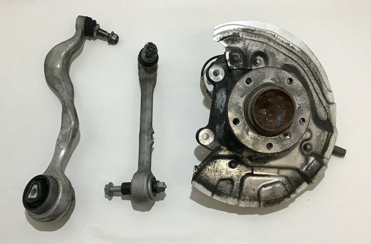 2008-2013 BMW 128i 135i Passenger Front Knee Wheel Hub & Control Arm / 84k B1001