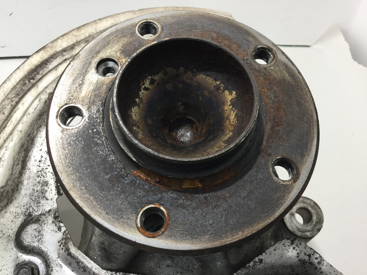 2008-2013 BMW 128i 135i Driver Front Knee Spindle w/ Control