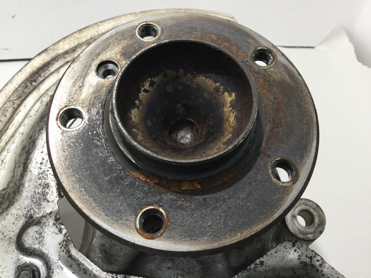 2008-2013 BMW 128i 135i Driver Front Knee Spindle w/ Control