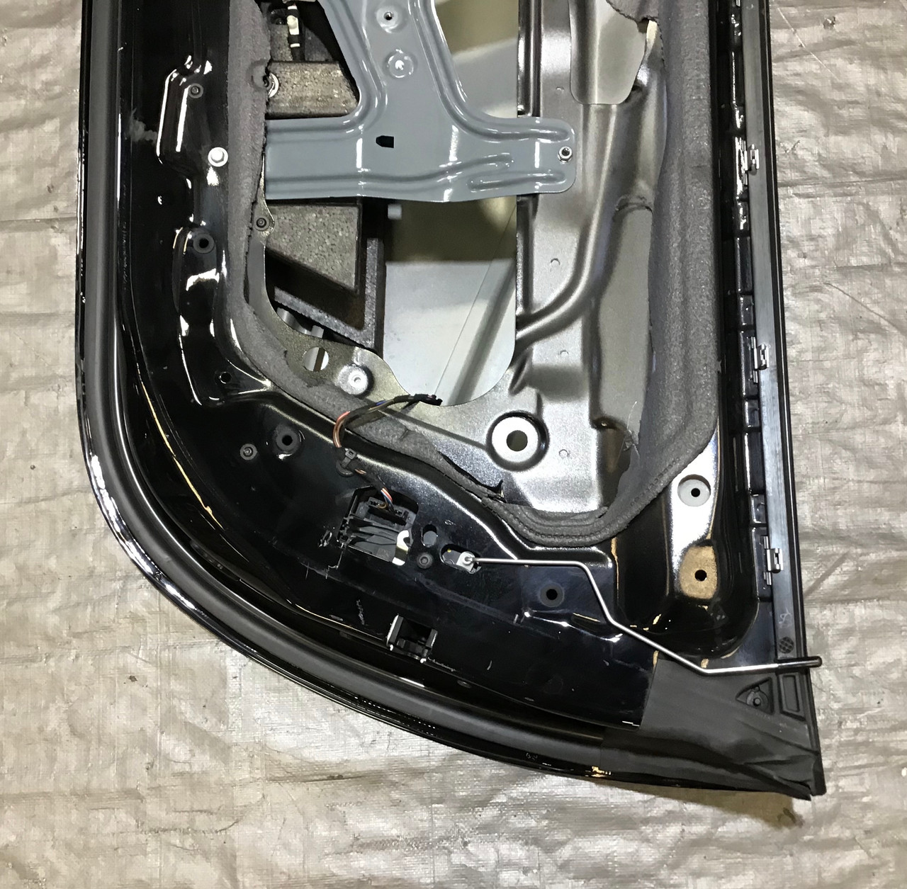 2009-2016 BMW E89 Z4 Passenger Side Door Shell / Jet Black / Z4903