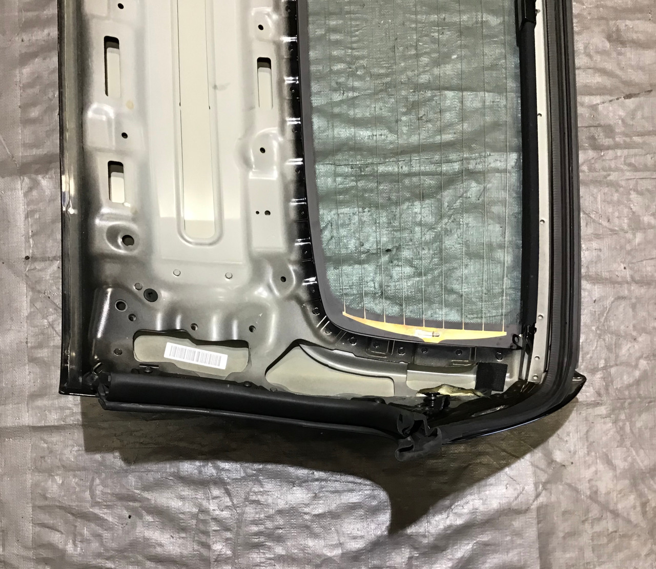 20092016 BMW E89 Z4 Convertible Roof Rear Panel w/ Glass / Jet Black