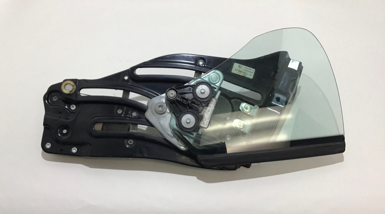 2009-2016 BMW E89 Z4 Passenger Side Rear Quarter Window w/ Regulator / Z4903