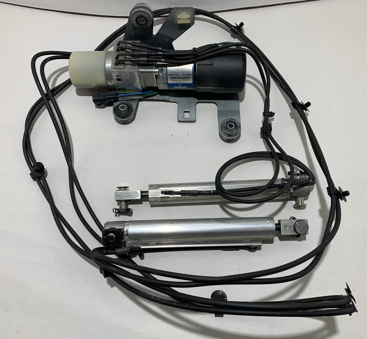2005-2008 Mini Cooper R52 Convertible Top Hydraulic Pump w/ Lines