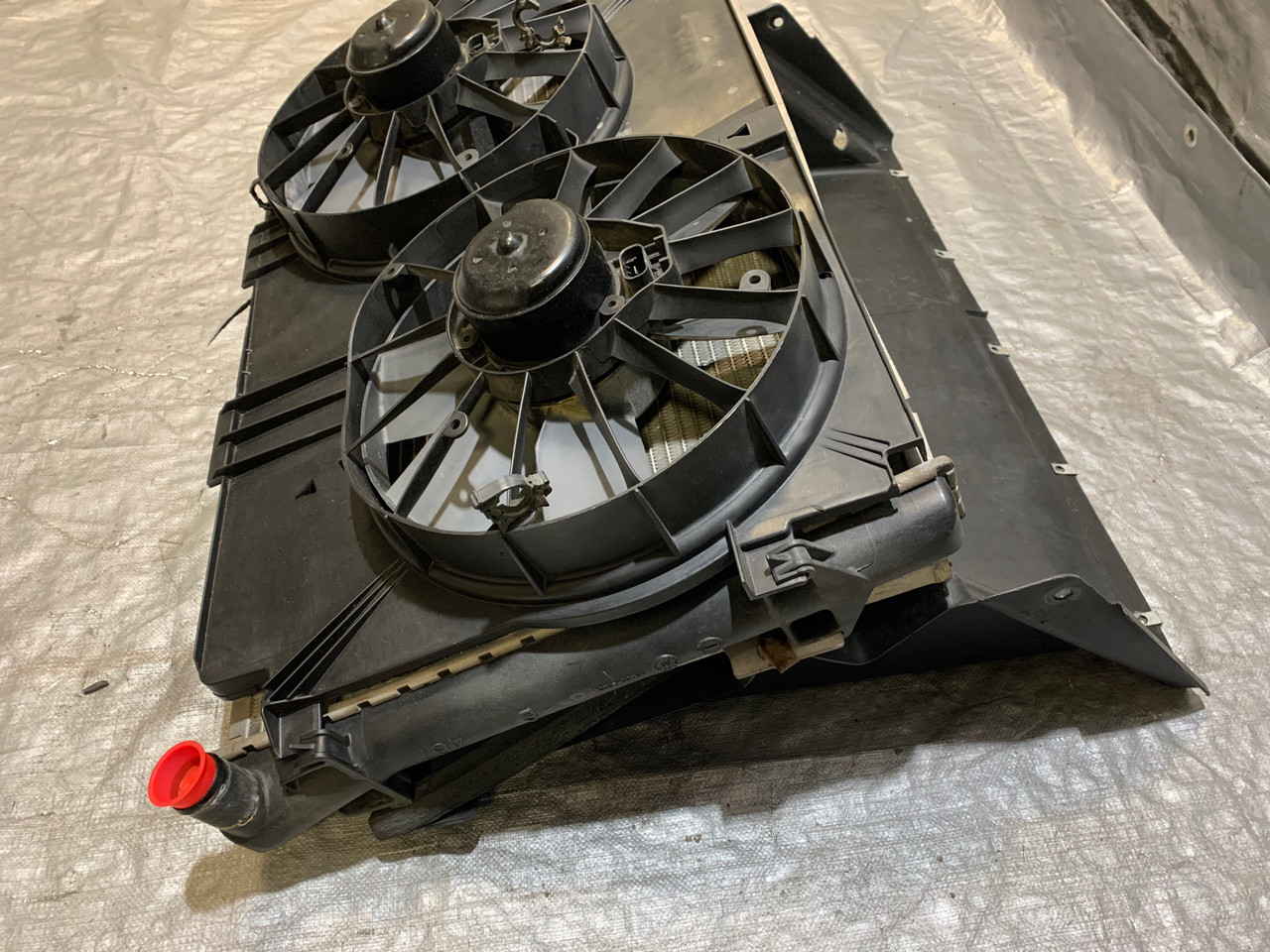 19972004 Chevrolet Corvette C5 Radiator w/ Cooling Fans w/ Shroud