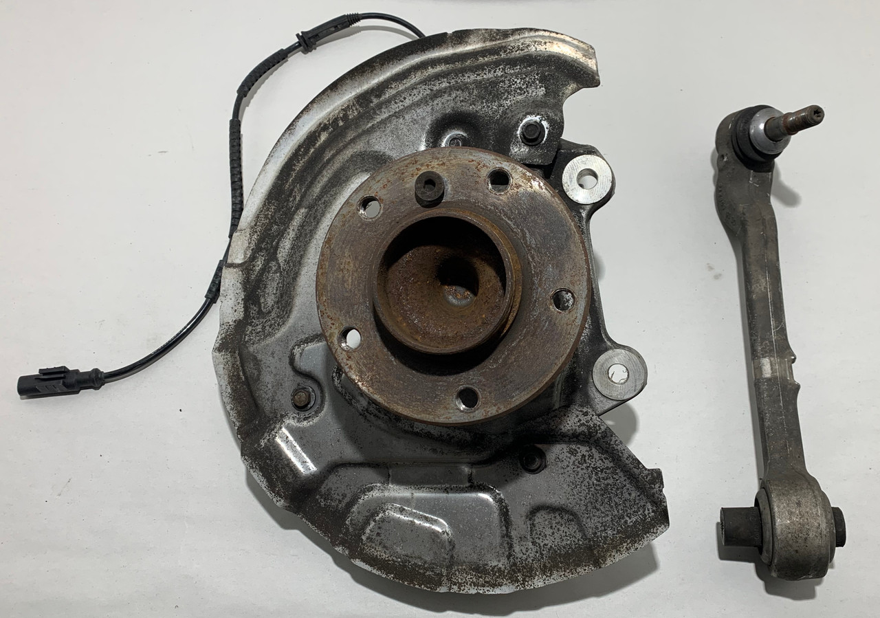 2009-2016 BMW E89 Z4 Driver Front Knee Hub w/ Control Arm / 69k / Z4901a