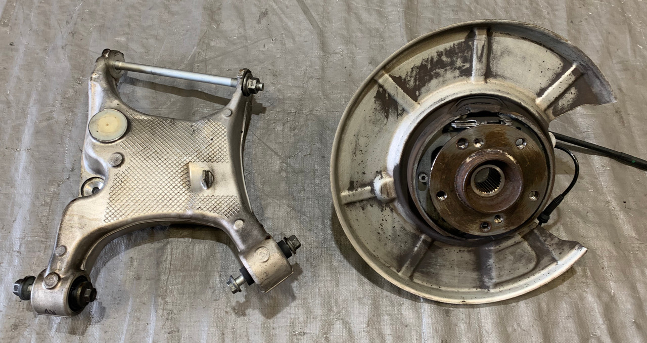 2006-2010 BMW M6 Driver Rear Knee / Spindle w/ Control Arms / 90k / M6002