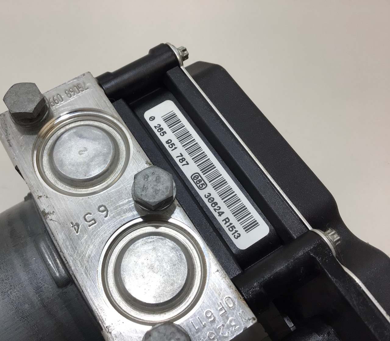 20092016 BMW E89 Z4 ABS Pump & Module / 6768550 / Z4904 Redline Auto Parts