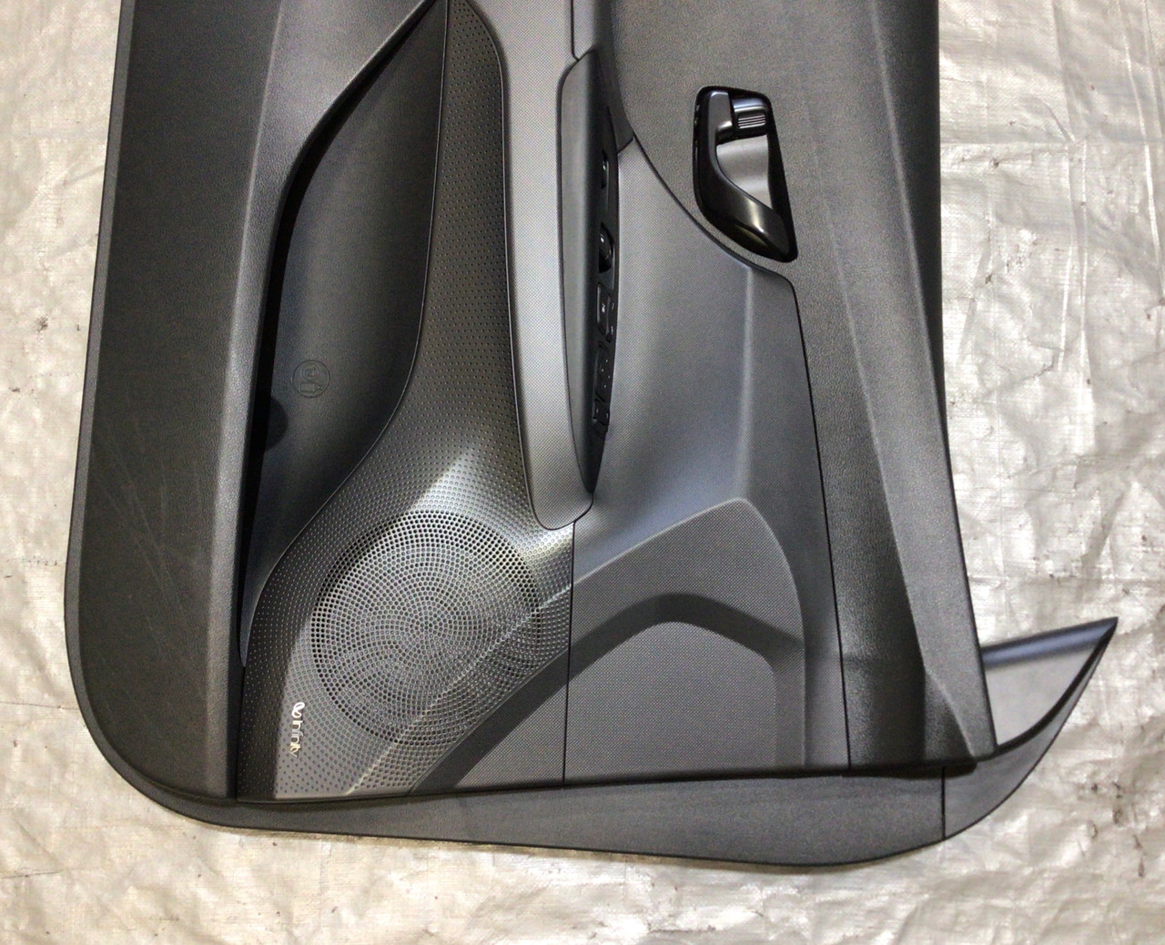 2019-2020 Hyundai Veloster N Driver Side Interior Door Panel