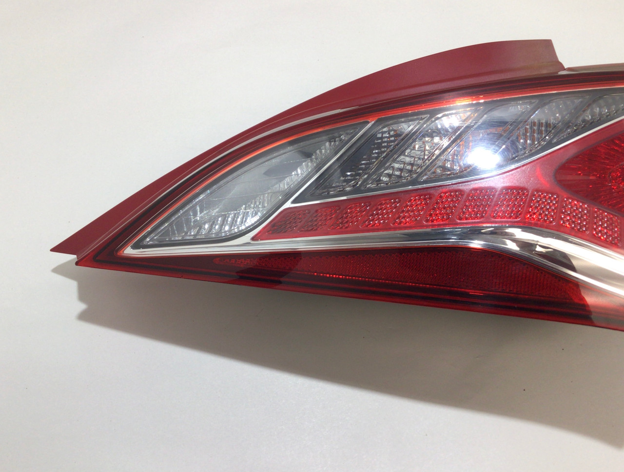 20132016 Hyundai Genesis Coupe Passenger Side Tail Light Assembly
