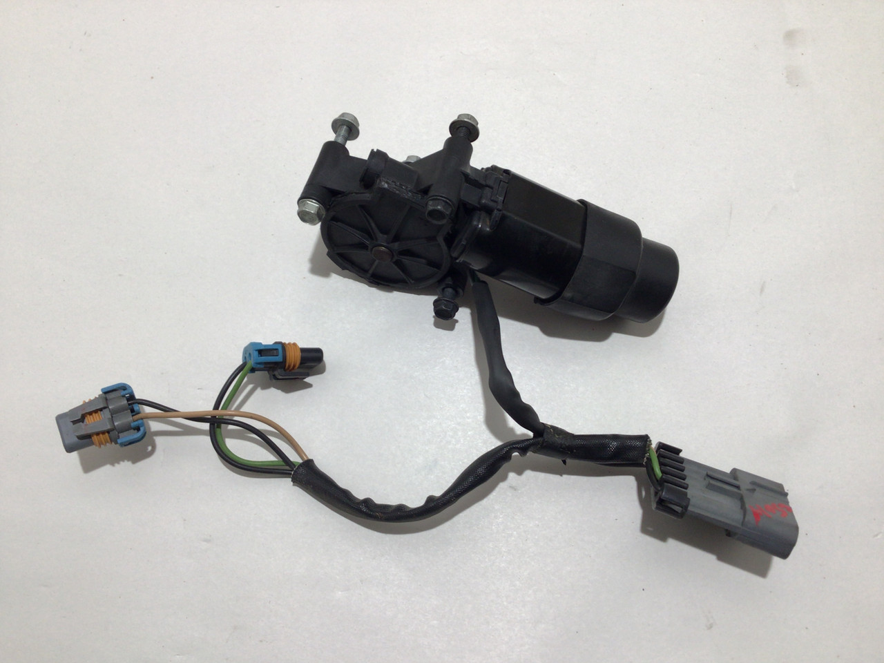 20002004 Chevrolet Corvette C5 Passenger Headlight Lift Motor 16530236 / C5014 Redline Auto Parts