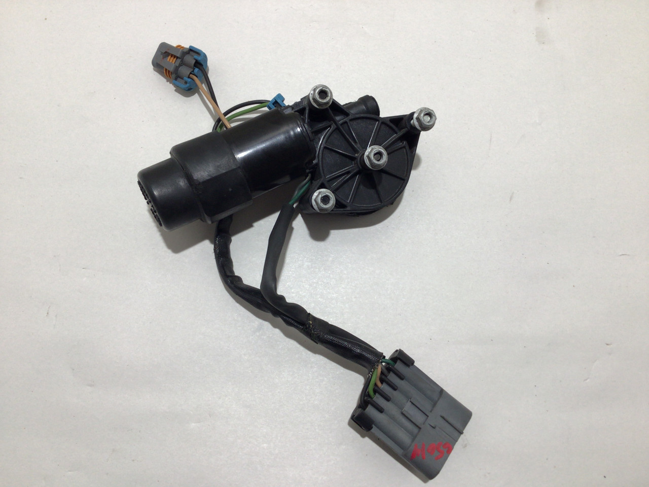 20002004 Chevrolet Corvette C5 Passenger Headlight Lift Motor 16530236 / C5014 Redline Auto Parts