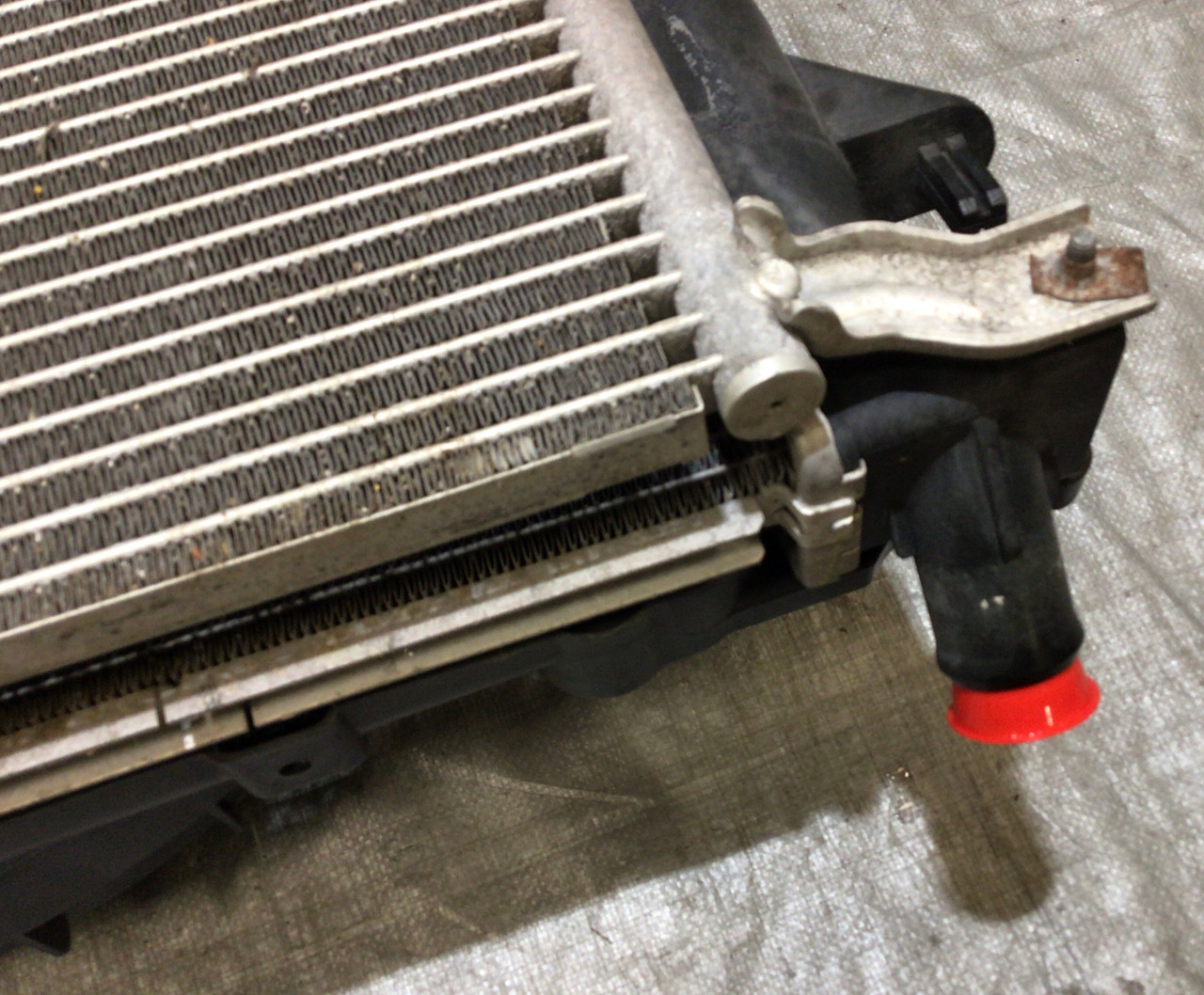 2006-2009 Pontiac Solstice 2.4l Radiator & Condenser Assembly / 90k ...